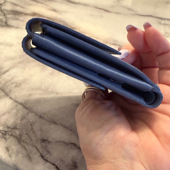 LOUIS VUITTON Monogram
Vernis Portefeuille Elise LV Patent Leather Wallet - Picture 5 of 14